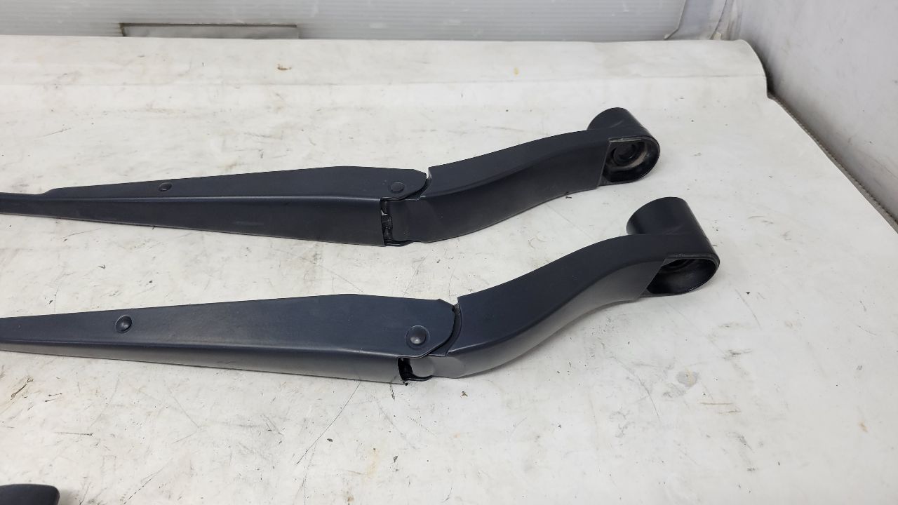 2019 SIERRA150 FRONT WINDSHIELD WIPER ARMS PAIR 29588 - image 3