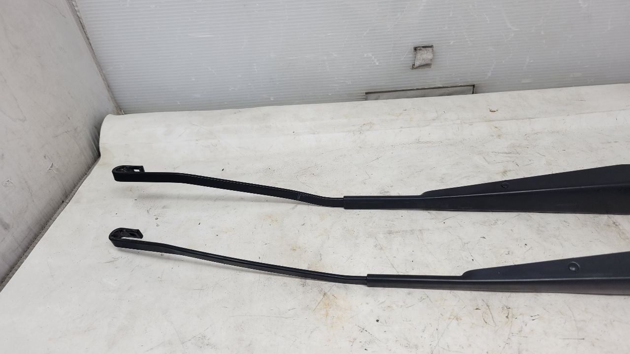 2019 SIERRA150 FRONT WINDSHIELD WIPER ARMS PAIR 29588 - image 4