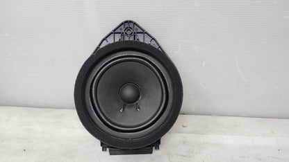 2019 SIERRA150 REAR DOOR BOSE SPEAKER 84584302 29595 - image 1