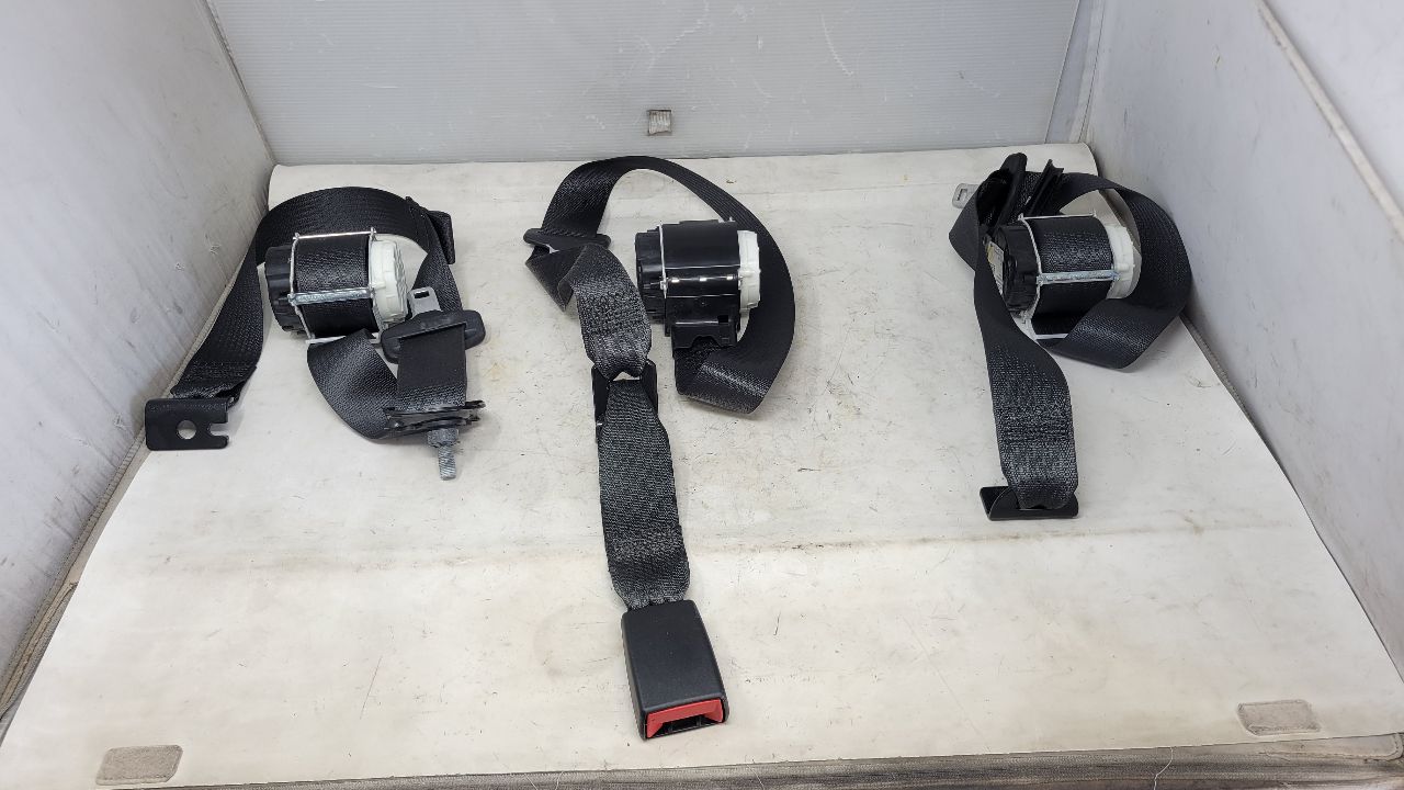 2019 SIERRA150 REAR SEAT BELTS SET OF 3 LH RH CENTE 29618 - image 2