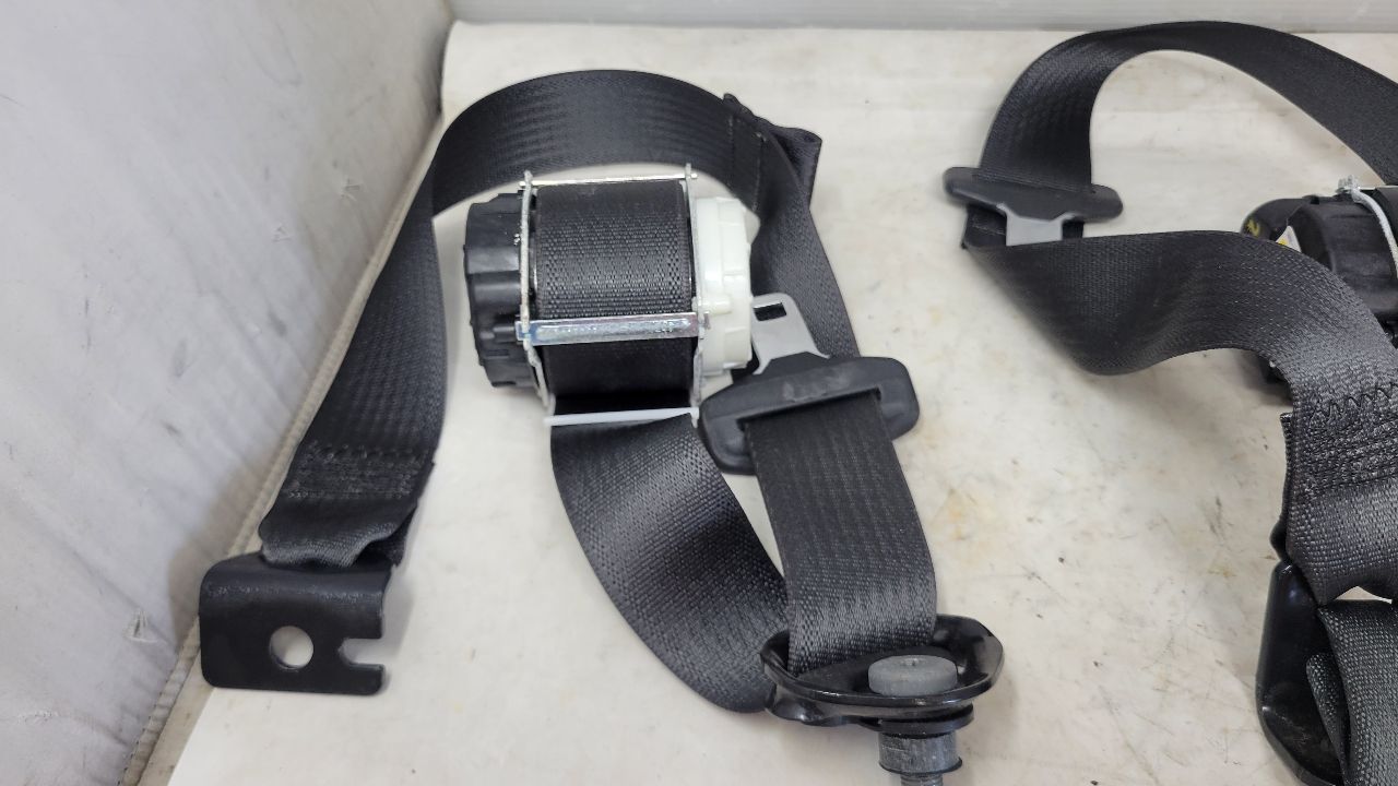 2019 SIERRA150 REAR SEAT BELTS SET OF 3 LH RH CENTE 29618 - image 6