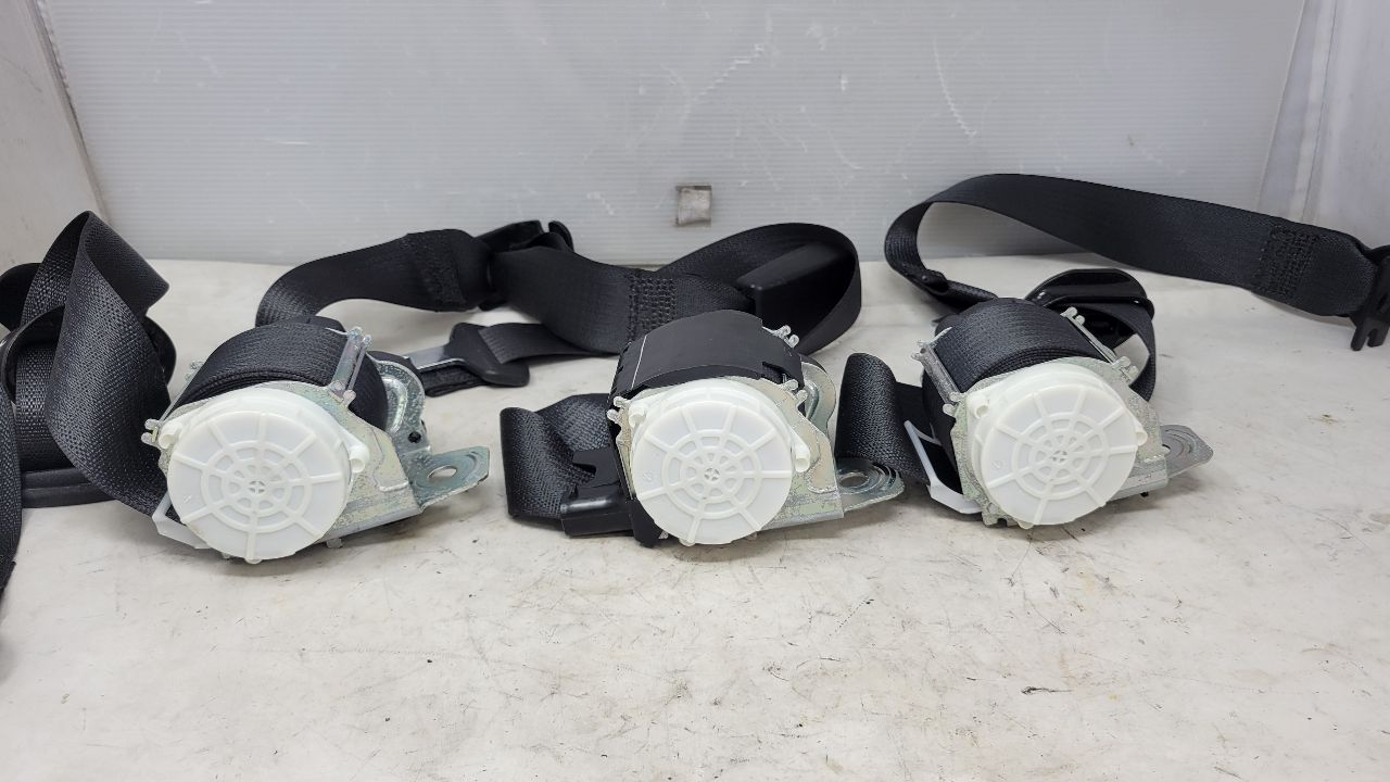2019 SIERRA150 REAR SEAT BELTS SET OF 3 LH RH CENTE 29618 - image 9