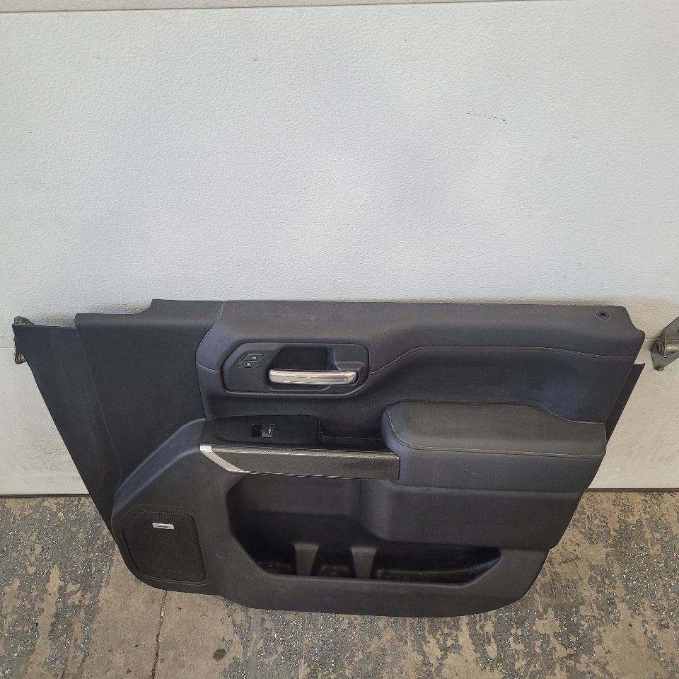 2019 SIERRA150 AT4 FRONT RH DOOR TRIM PANEL BLACK 29638 - image 4