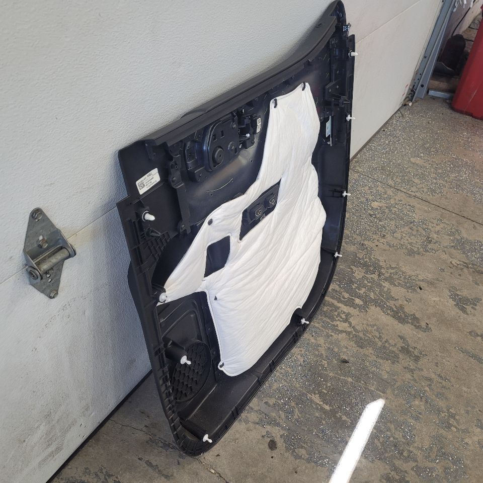 2019 SIERRA150 AT4 REAR LH DRIVER DOOR TRIM PANEL 29639 - image 6