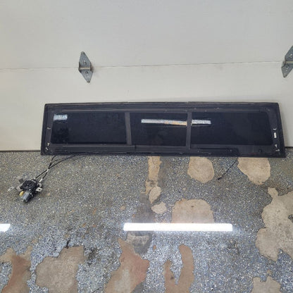 2019 SIERRA150 OEM SLIDING BACK GLASS ON SHELF 29661 - image 8