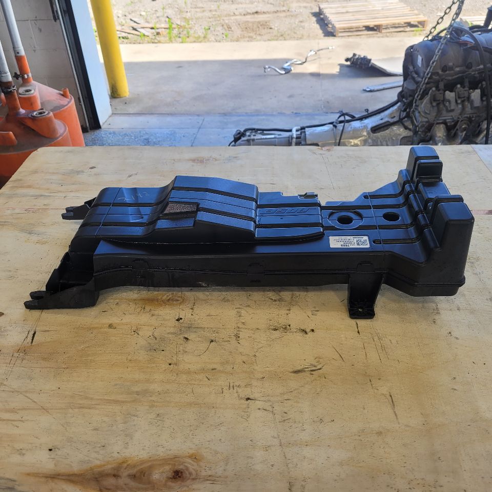 2019 SIERRA150 OEM CONSOLE SUBWOOFER & ENCLOSURE 29662 - image 3