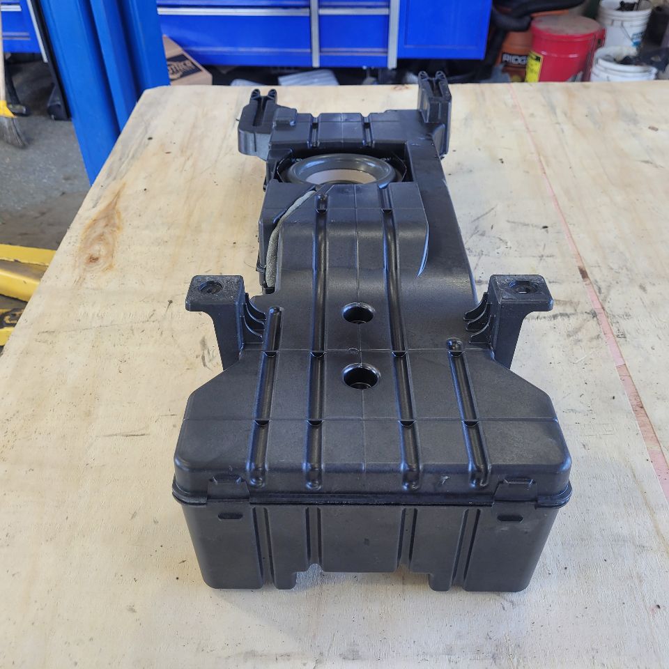 2019 SIERRA150 OEM CONSOLE SUBWOOFER & ENCLOSURE 29662 - image 6