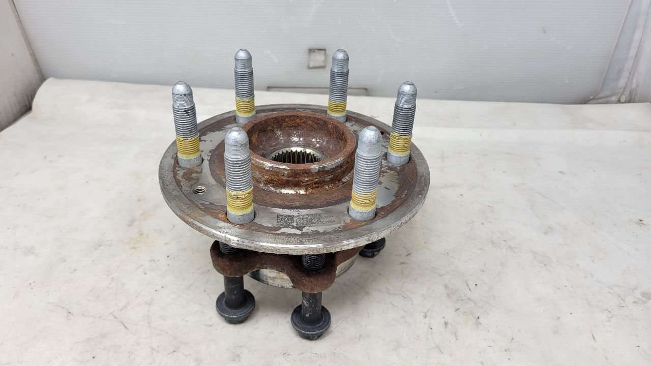 2019 SIERRA150 OEM FRONT WHEEL HUB 4WD 55K MI 29690 - image 3