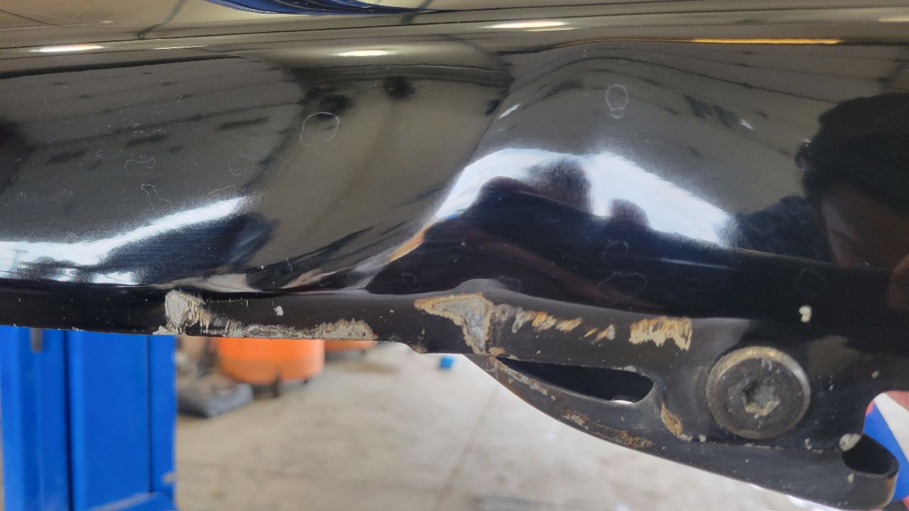 2024 SIERRA150 BLACK GBA 2 1CC DENTS ON BOTTOM EDGE 29724 - image 8