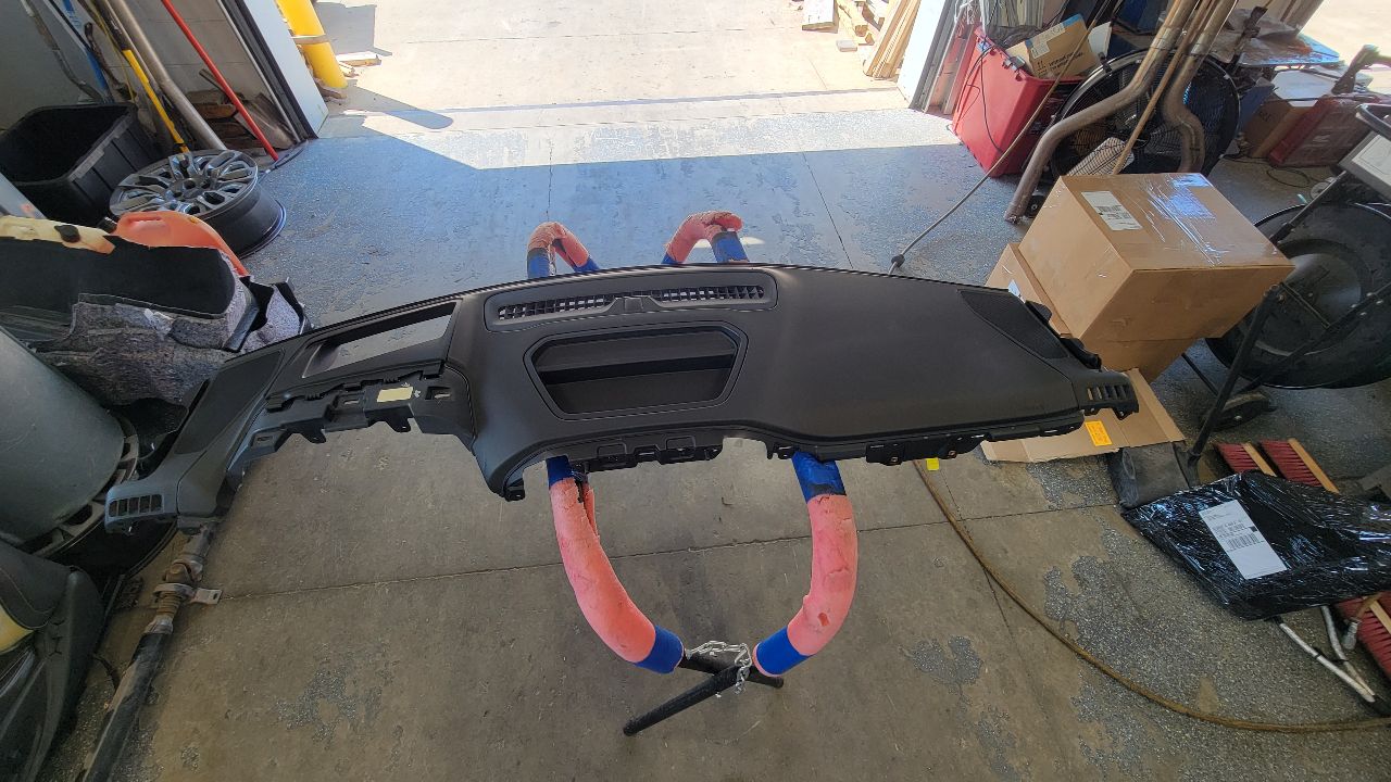2019 SIERRA150 UPPER DASH PANEL W/RH BAG BLACK 29763 - image 1