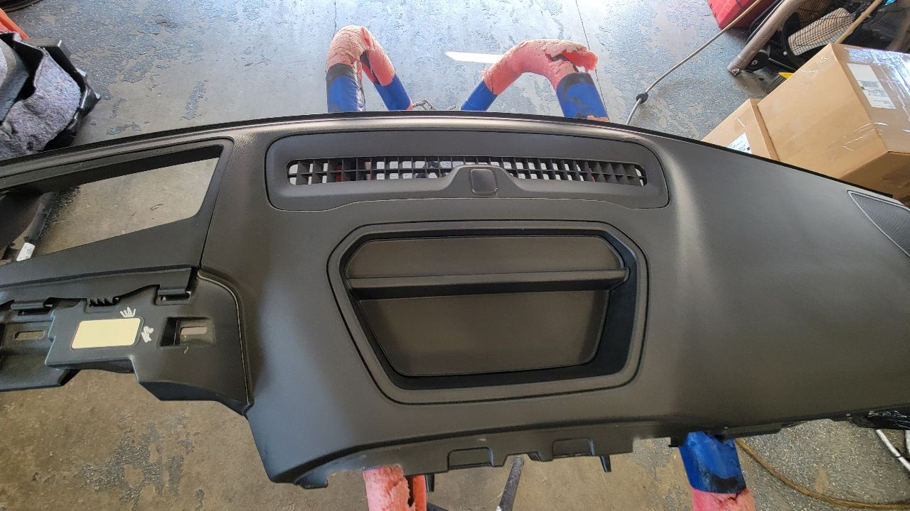 2019 SIERRA150 UPPER DASH PANEL W/RH BAG BLACK 29763 - image 3