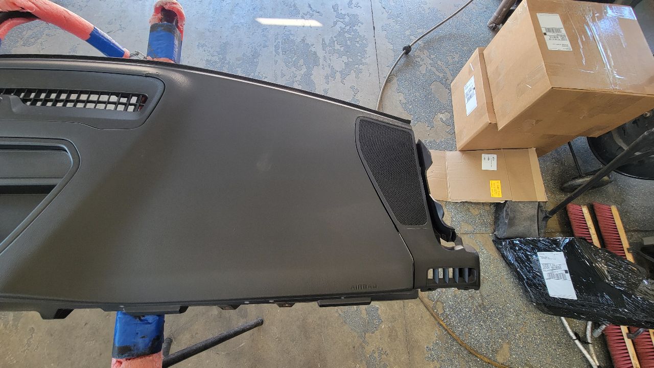 2019 SIERRA150 UPPER DASH PANEL W/RH BAG BLACK 29763 - image 4