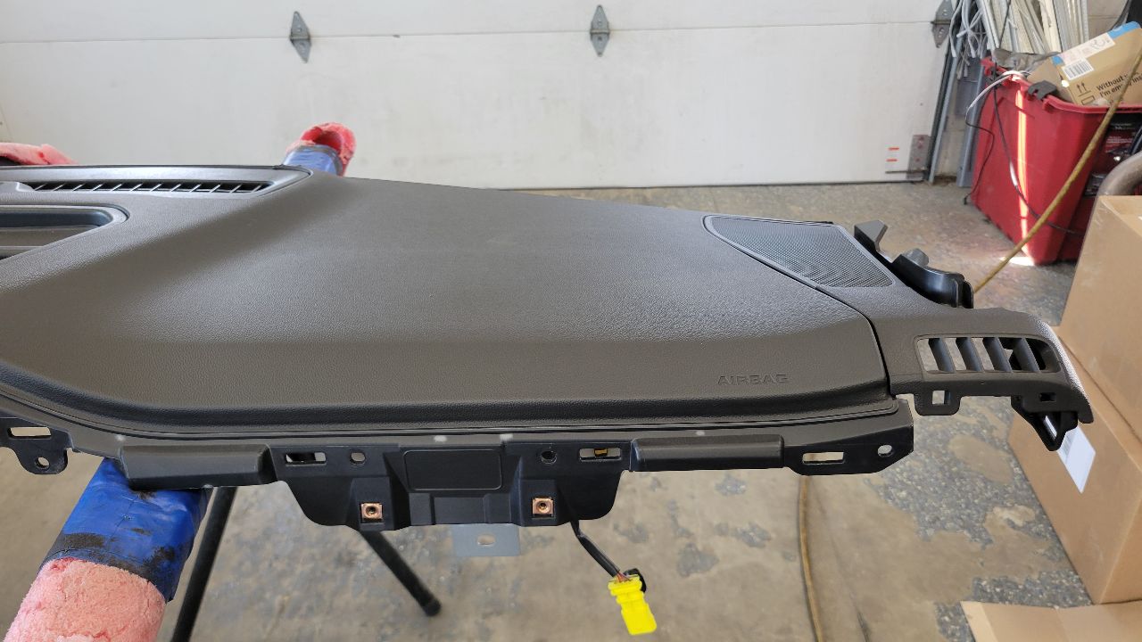 2019 SIERRA150 UPPER DASH PANEL W/RH BAG BLACK 29763 - image 5