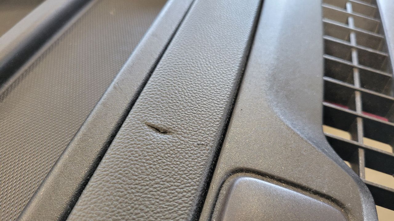 2019 SIERRA150 UPPER DASH PANEL W/RH BAG BLACK 29763 - image 13