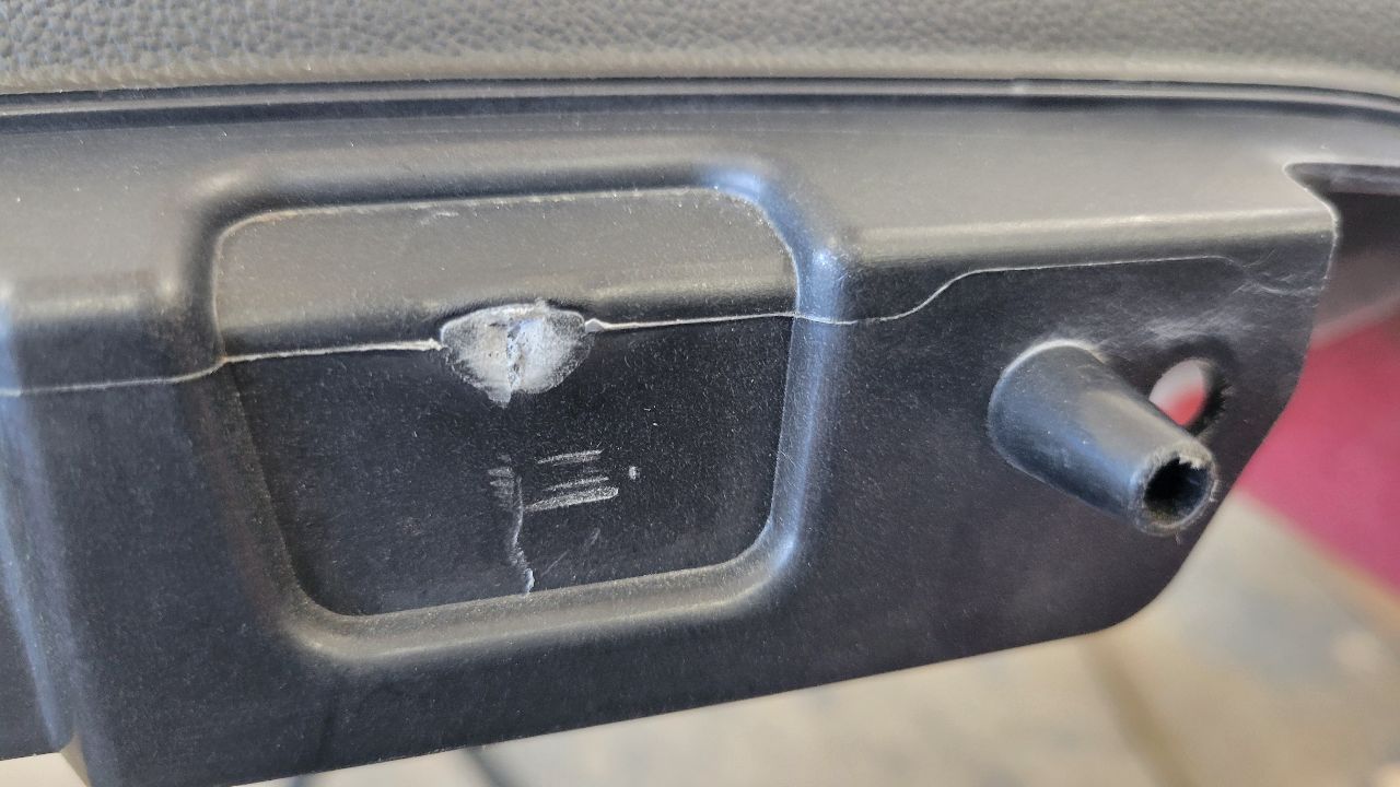 2019 SIERRA150 UPPER DASH PANEL W/RH BAG BLACK 29763 - image 14