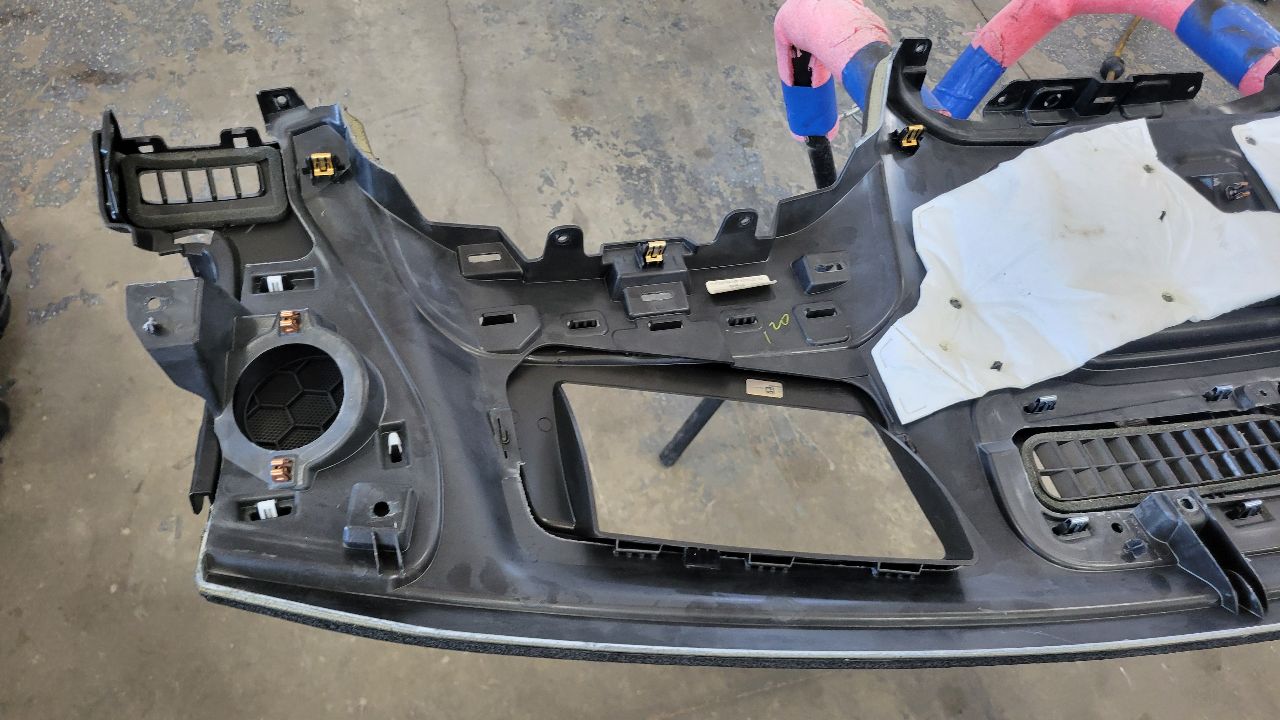 2019 SIERRA150 UPPER DASH PANEL W/RH BAG BLACK 29763 - image 17