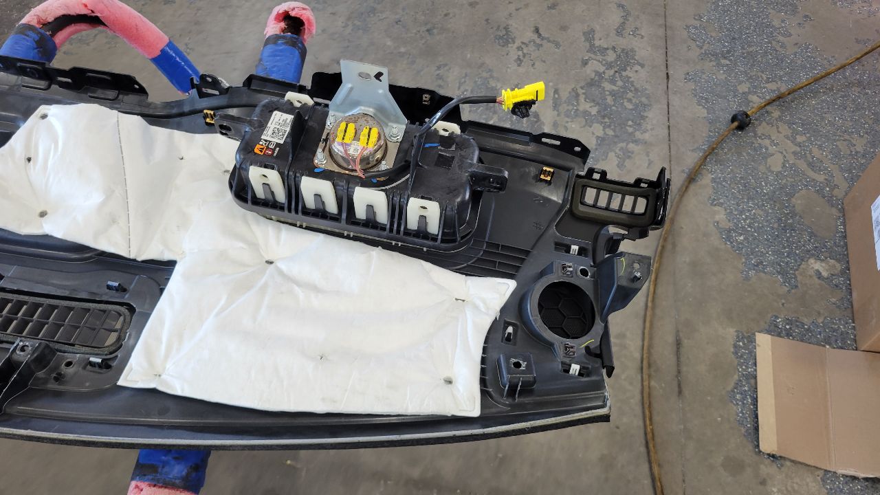 2019 SIERRA150 UPPER DASH PANEL W/RH BAG BLACK 29763 - image 19
