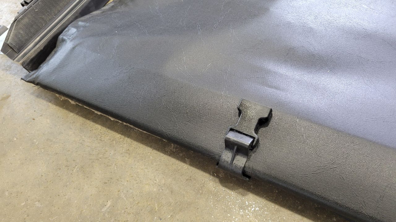2019 SIERRA150 ACCESS TONNEAU COVER ROLL UP 5'9" 29765 - image 9