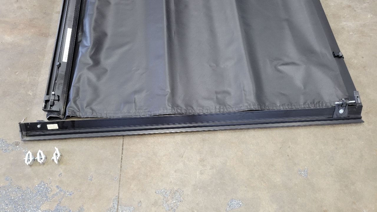 2019 SIERRA150 ACCESS TONNEAU COVER ROLL UP 5'9" 29765 - image 11