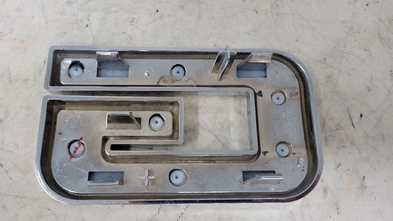 2023 SIERDEN15 "G" FROM GMC FRONT GRILLE EMBLEM 29767 - image 6