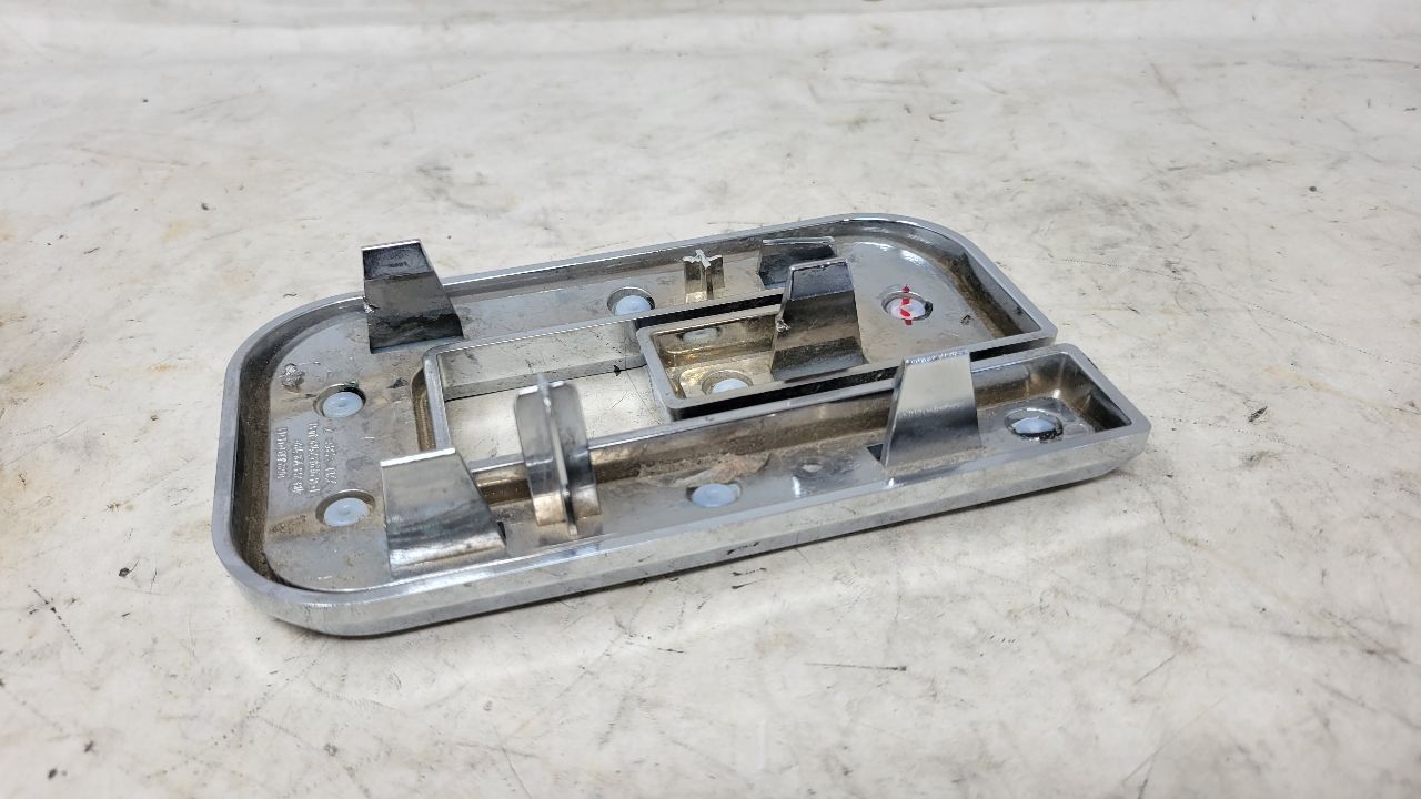 2023 SIERDEN15 "G" FROM GMC FRONT GRILLE EMBLEM 29767 - image 8