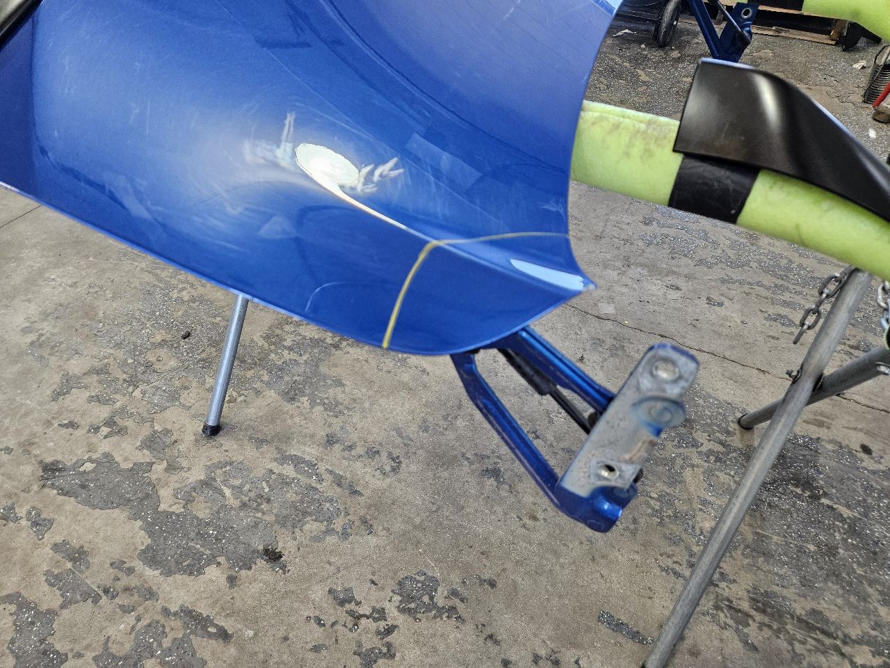 2018 CAMARO DECKLID W/1LE SPOILER BLUE SMALLDENT 29771 - image 5
