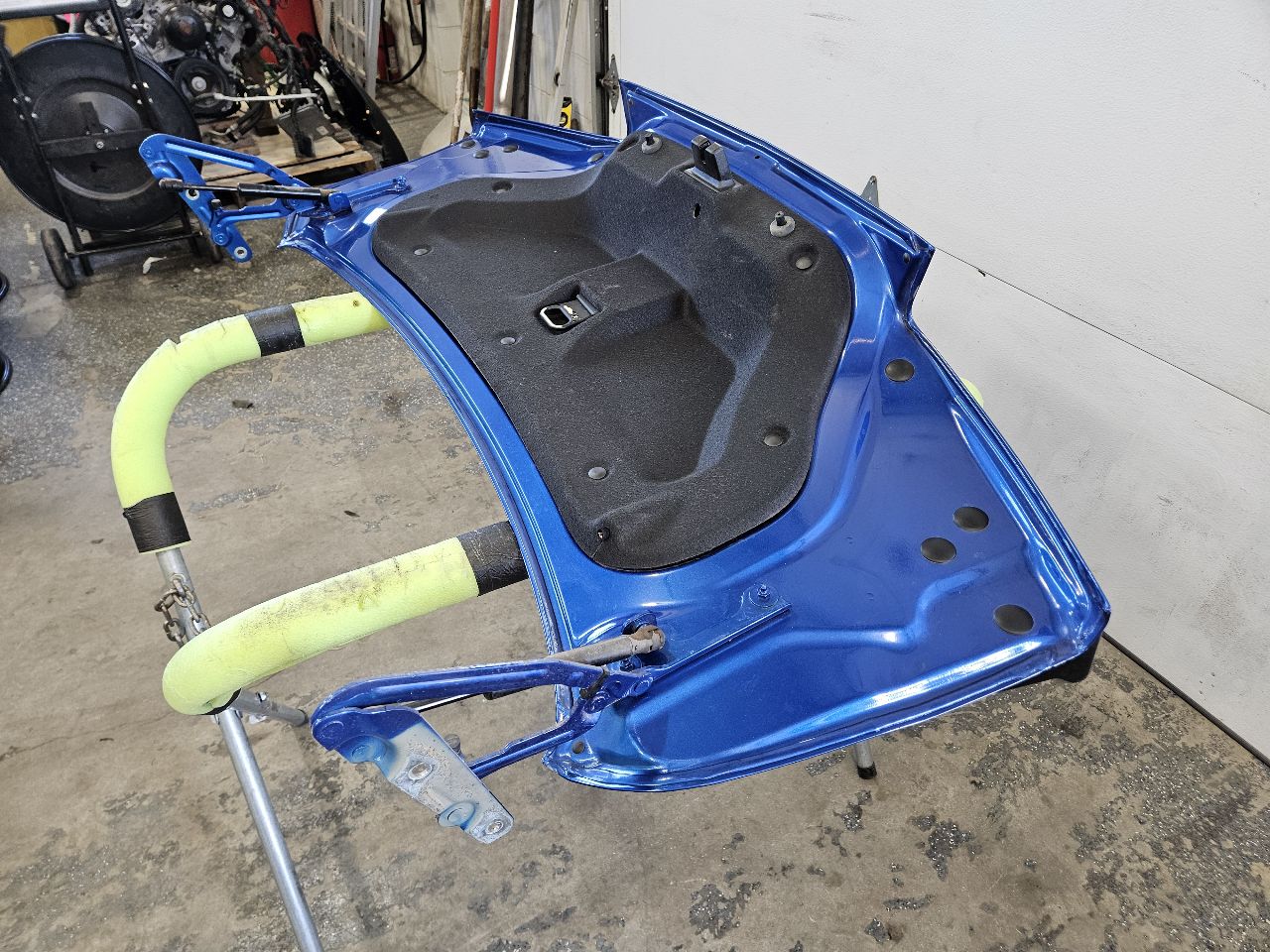 2018 CAMARO DECKLID W/1LE SPOILER BLUE SMALLDENT 29771 - image 14