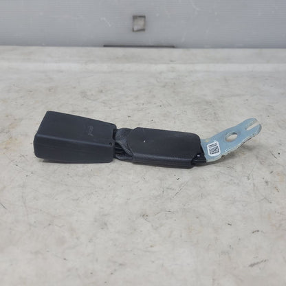 2018 CAMARO REAR SEAT BELT BUCKLE FITS LH OR RH 29851 - image 4