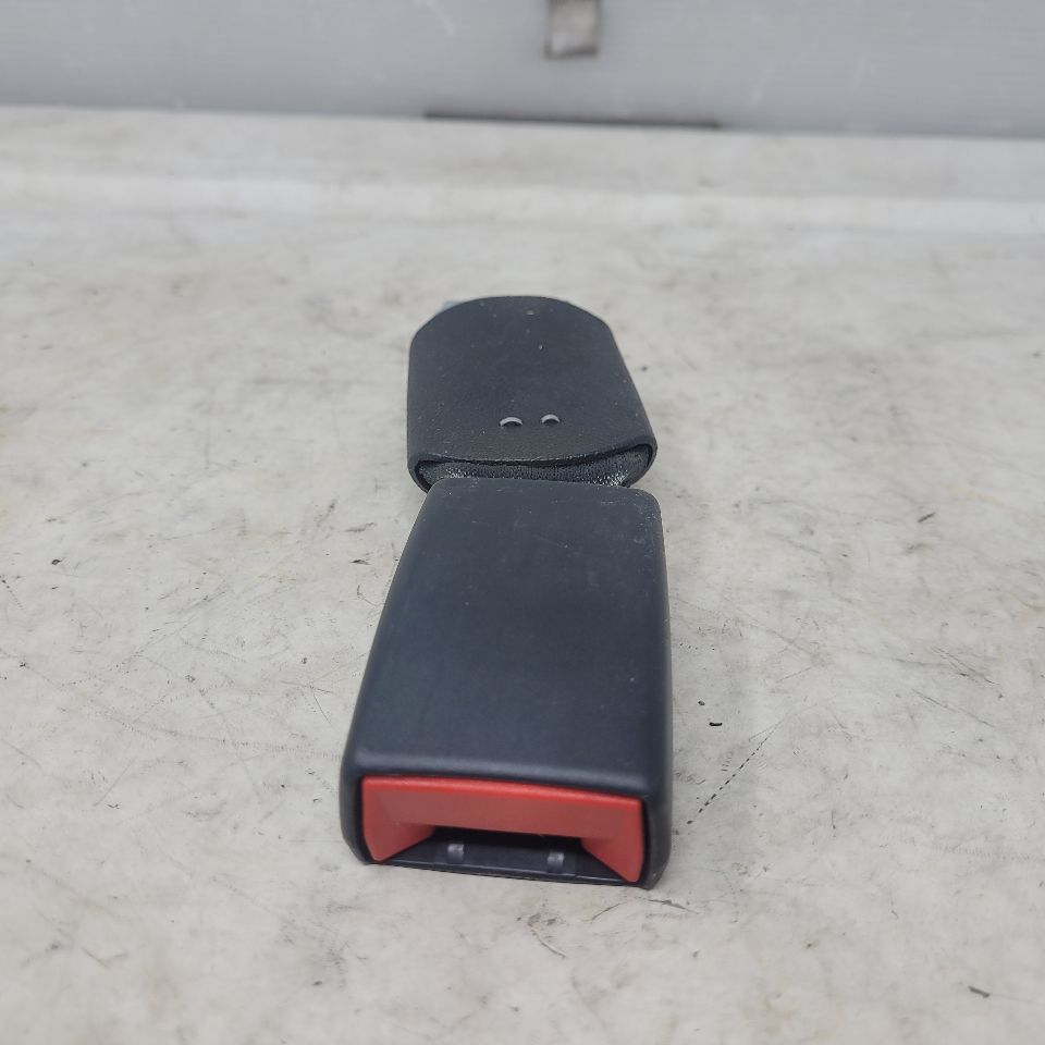 2018 CAMARO REAR SEAT BELT BUCKLE FITS LH OR RH 29851 - image 5