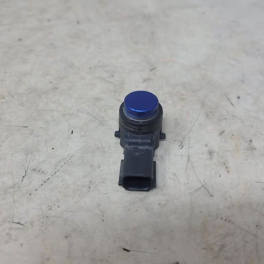 2018 CAMARO OEM PARK SENSOR HYPER BLUE 23262165 29854 - image 2