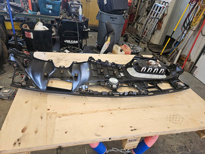2018 CAMARO UPPER DASH W/HUD CUTOUT & RH BAG 29863 - image 3
