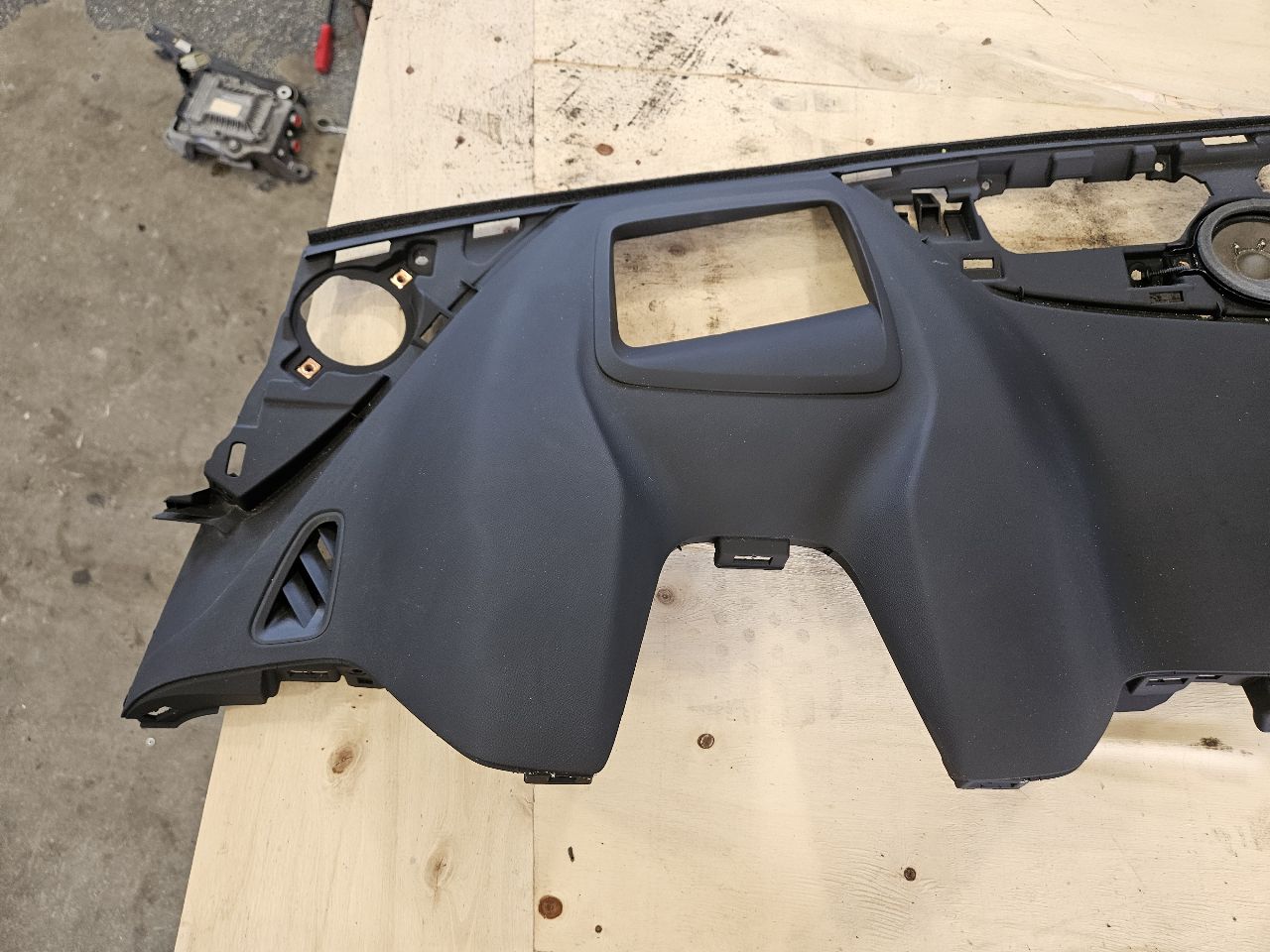2018 CAMARO UPPER DASH W/HUD CUTOUT & RH BAG 29863 - image 13