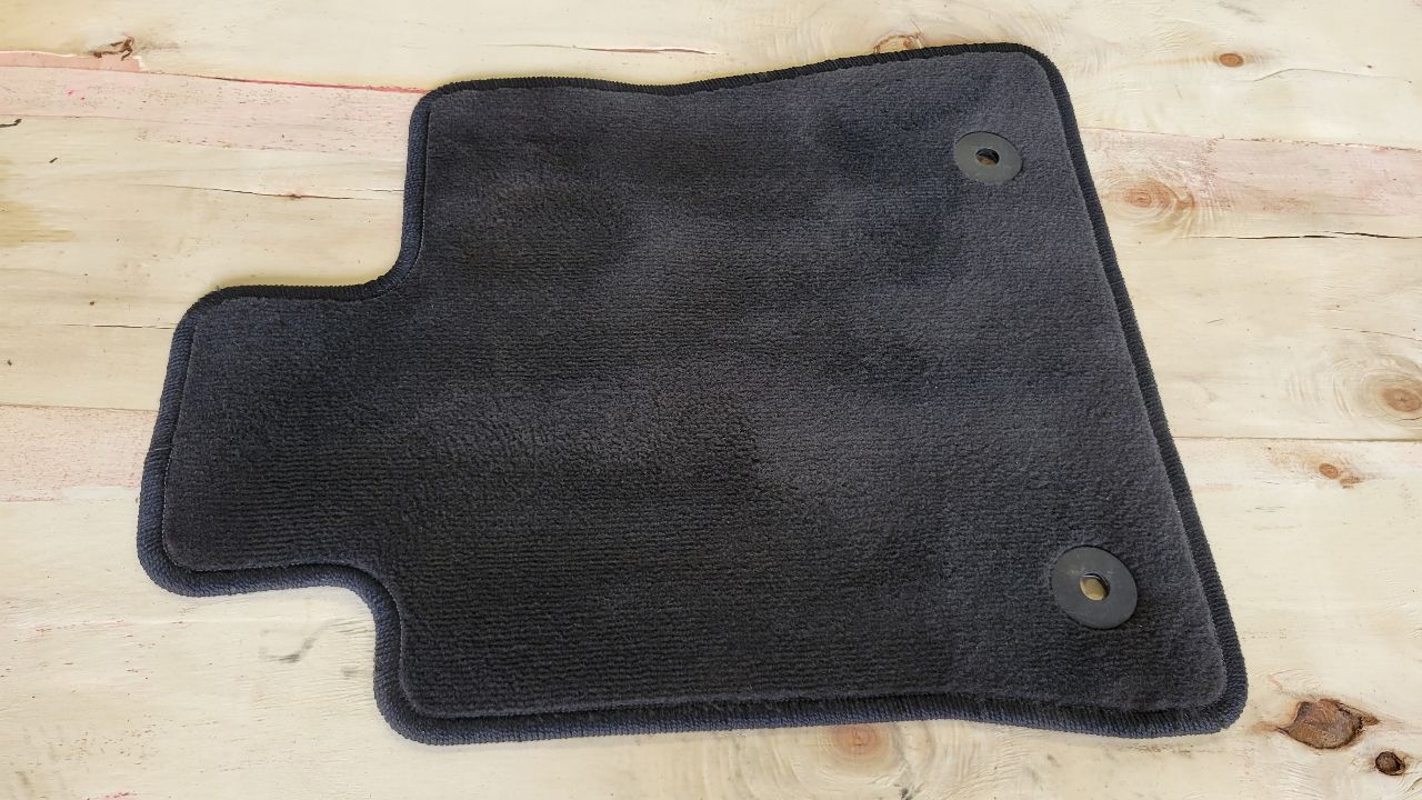 2018 CAMARO OEM FRONT BLACK CARPET FLOOR MATS 29867 - image 3