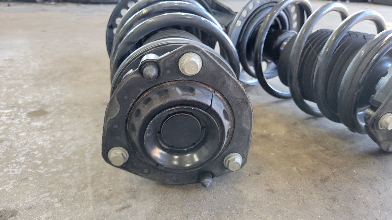 2018 CAMARO FRONT STRUTS PAIR EIBACH SPRINGS 32K 29890 - image 12