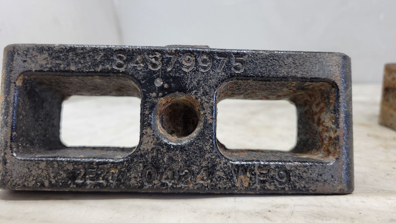 2022 SILVRDO15 OEM 2" LEAF SPRING BLOCKS AT4 PAIR 29923 - image 7