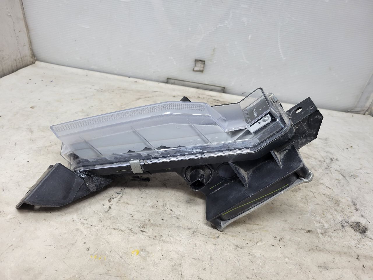 2018 CAMARO LH DAYTIME RUNNING LAMP DRL 84221957 29926 - image 5