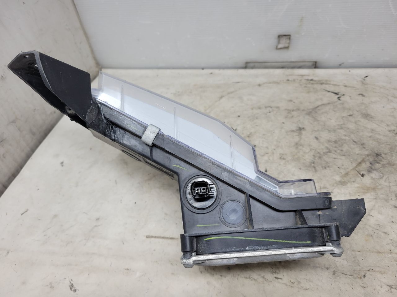 2018 CAMARO LH DAYTIME RUNNING LAMP DRL 84221957 29926 - image 17
