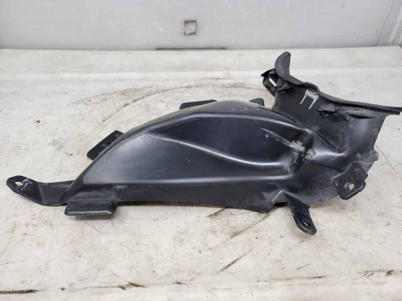2018 CAMARO LH FRONT BUMPER COVER AIR DUCT 29931 - image 7