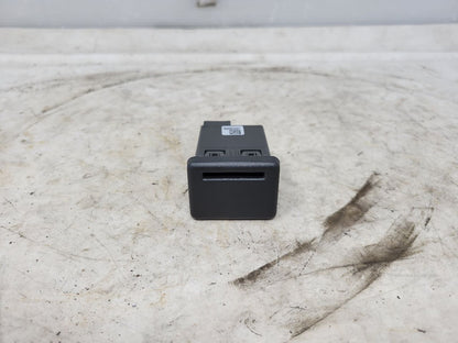 2018 CAMARO MEMORY CARD RECEPTACLE READER 29937 - image 1