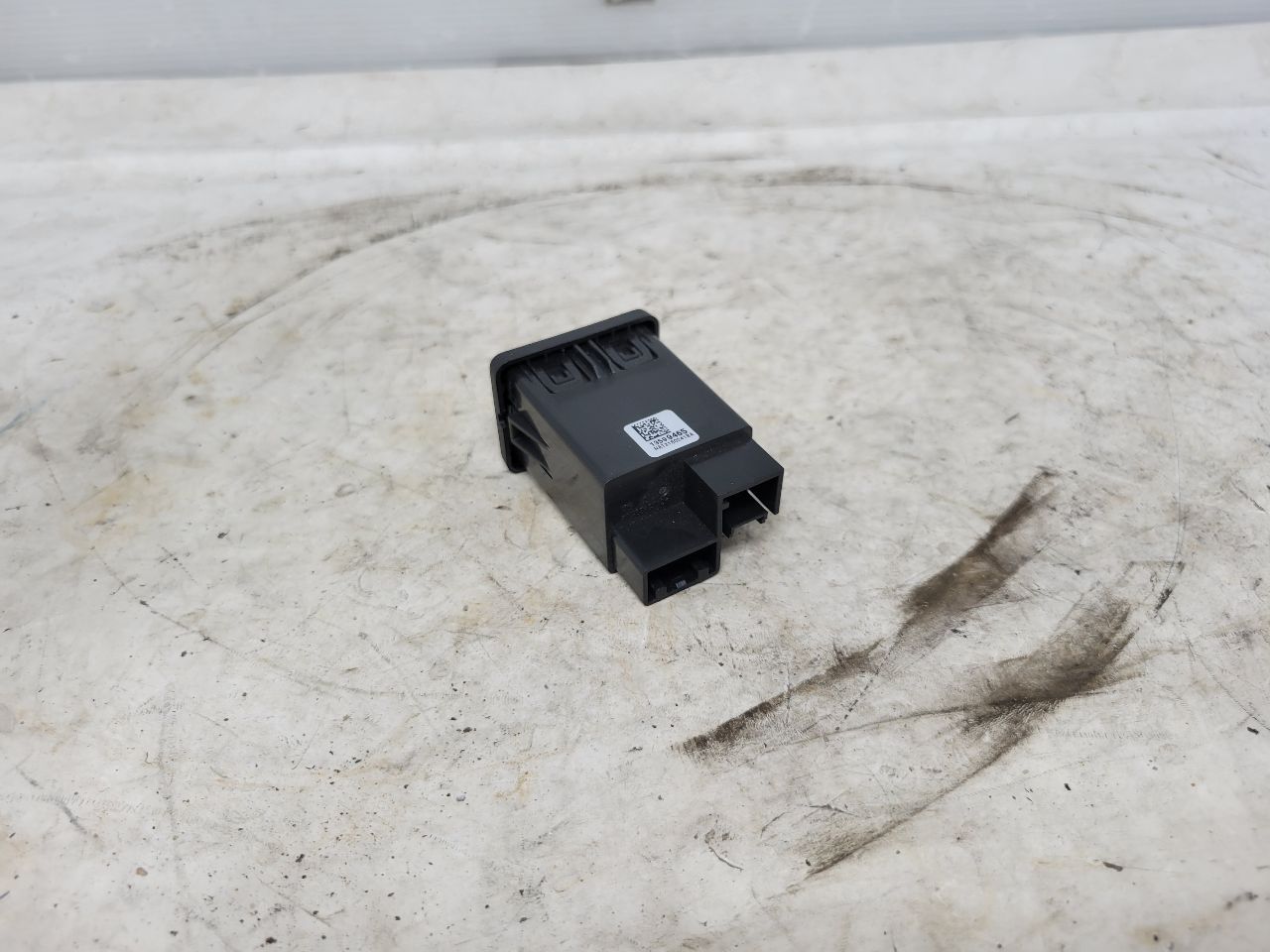 2018 CAMARO MEMORY CARD RECEPTACLE READER 29937 - image 4