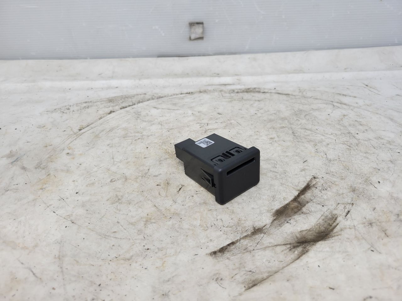 2018 CAMARO MEMORY CARD RECEPTACLE READER 29937 - image 8