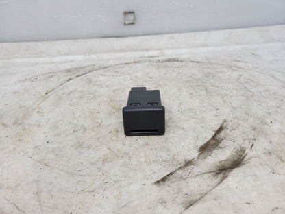 2018 CAMARO MEMORY CARD RECEPTACLE READER 29937 - image 9