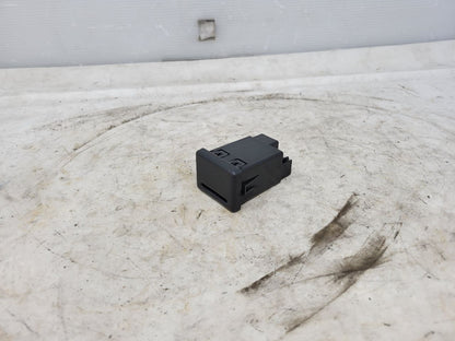 2018 CAMARO MEMORY CARD RECEPTACLE READER 29937 - image 10