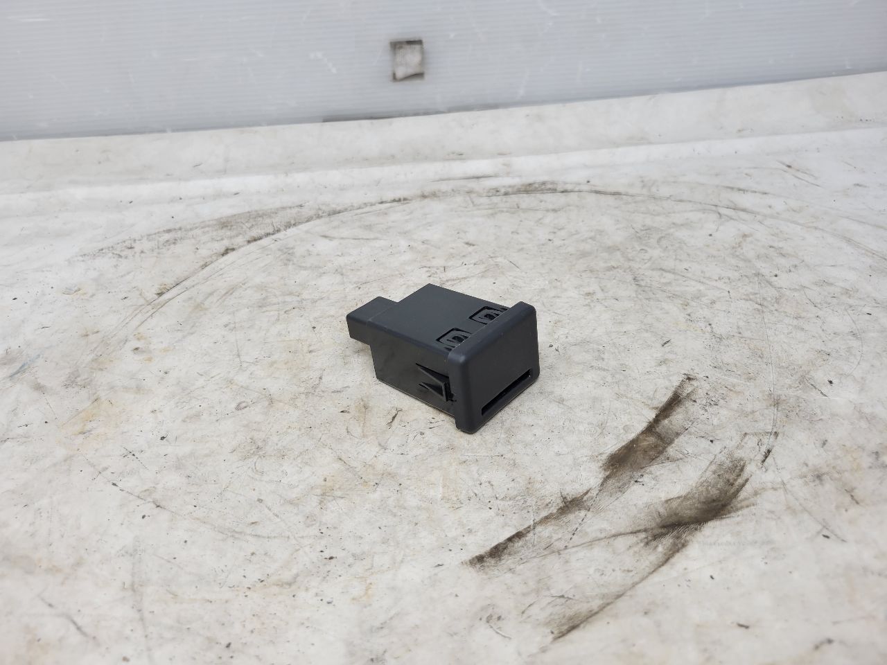 2018 CAMARO MEMORY CARD RECEPTACLE READER 29937 - image 13