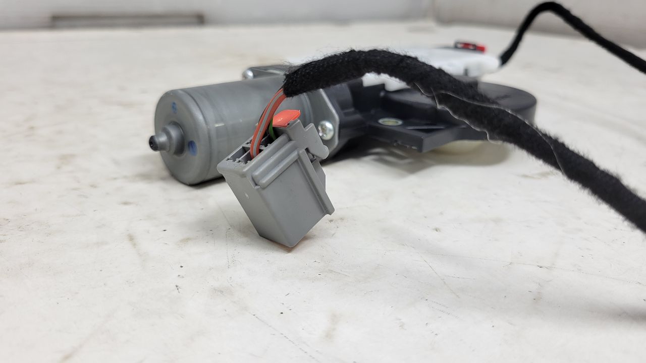 2023 SIERRA150 OEM SUN ROOF MOTOR & WIRING 59K 29998 - image 3