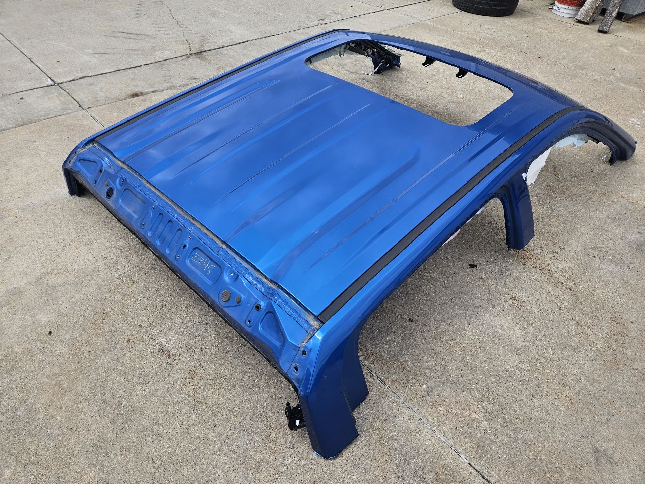 2023 SIERRA150 ROOF CUT BARE CREW CAB BLUE GLT 30009 - image 8