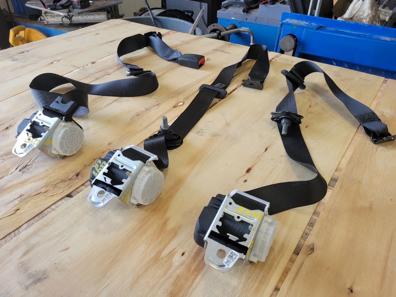 2023 SIERRA150 REAR SEAT BELTS RETRACTORS SET OF 3 30029 - image 2