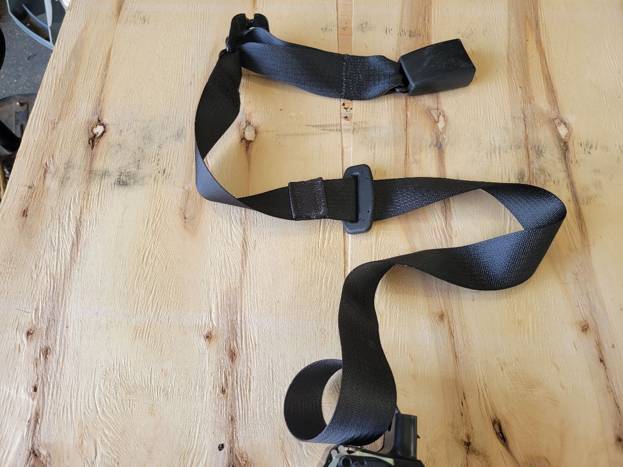 2023 SIERRA150 REAR SEAT BELTS RETRACTORS SET OF 3 30029 - image 8