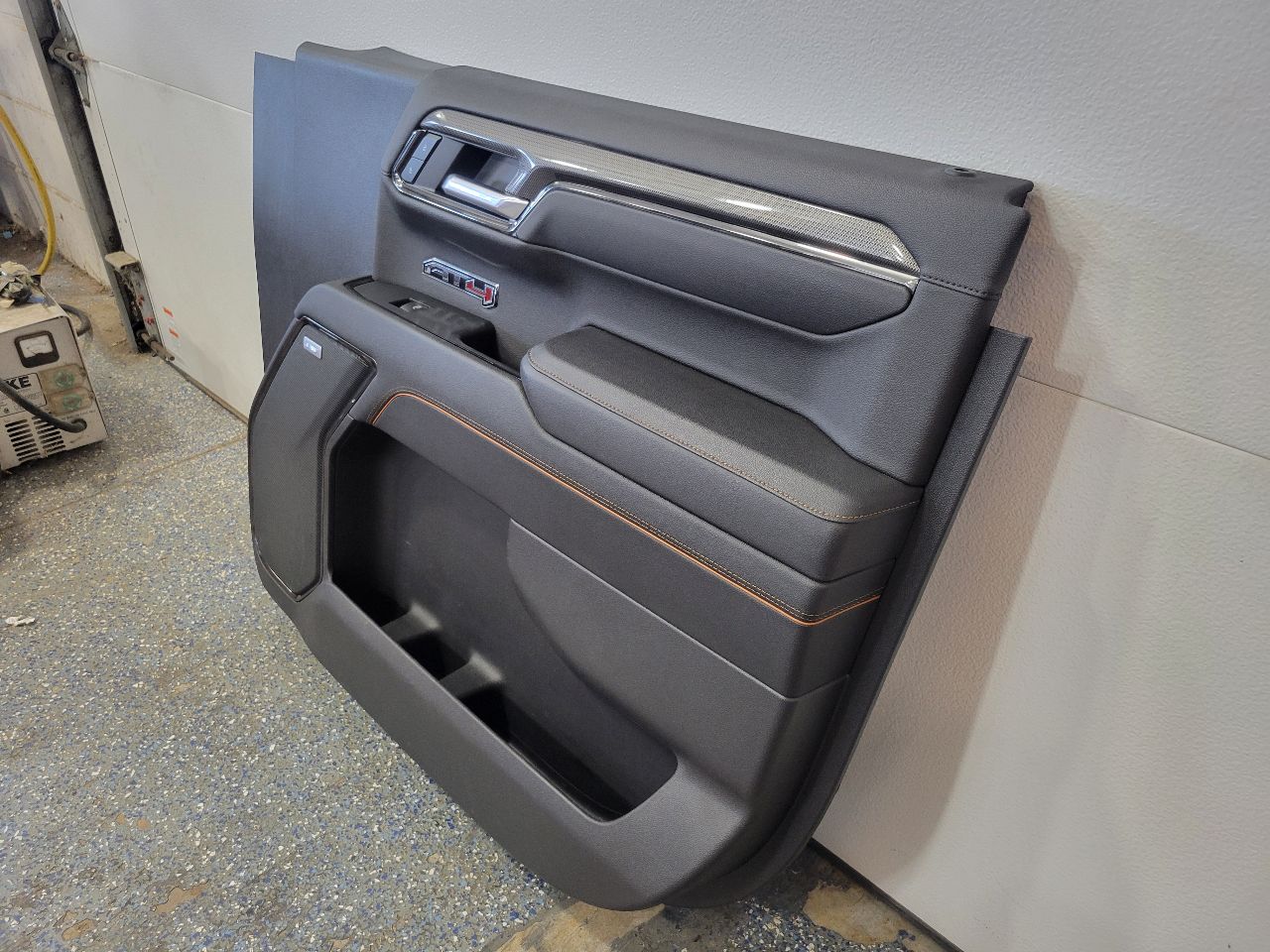 2023 SIERRA150 FRONT RH DOOR PANEL TRIM AT4X 30040 - image 2