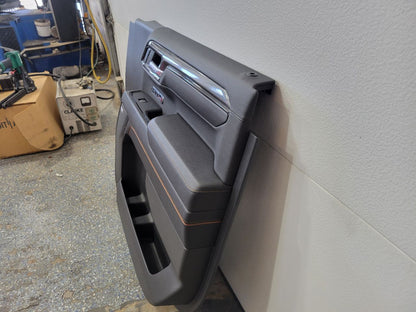 2023 SIERRA150 FRONT RH DOOR PANEL TRIM AT4X 30040 - image 3